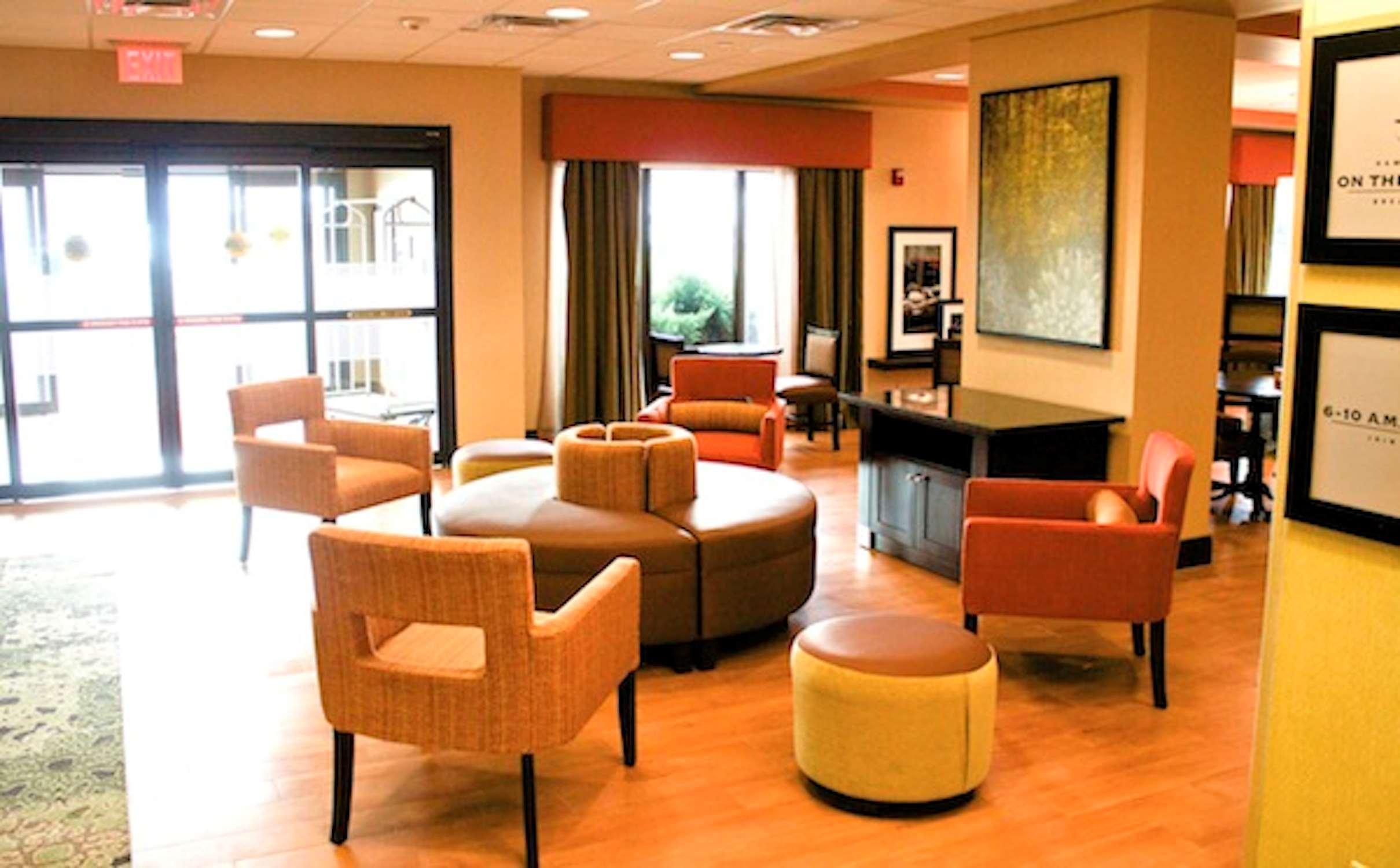 Hampton Inn Nanuet Exterior photo