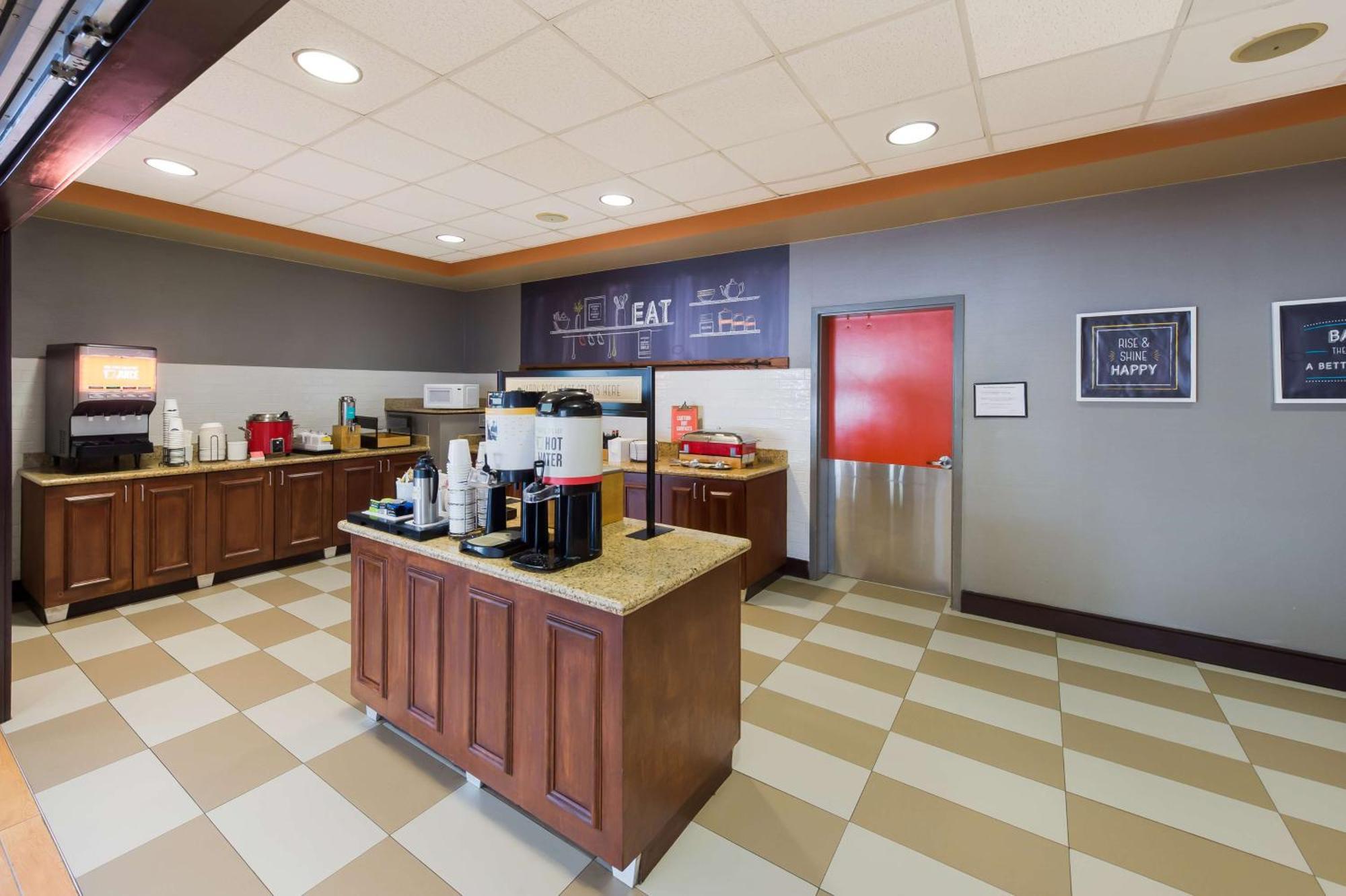 Hampton Inn Nanuet Exterior photo