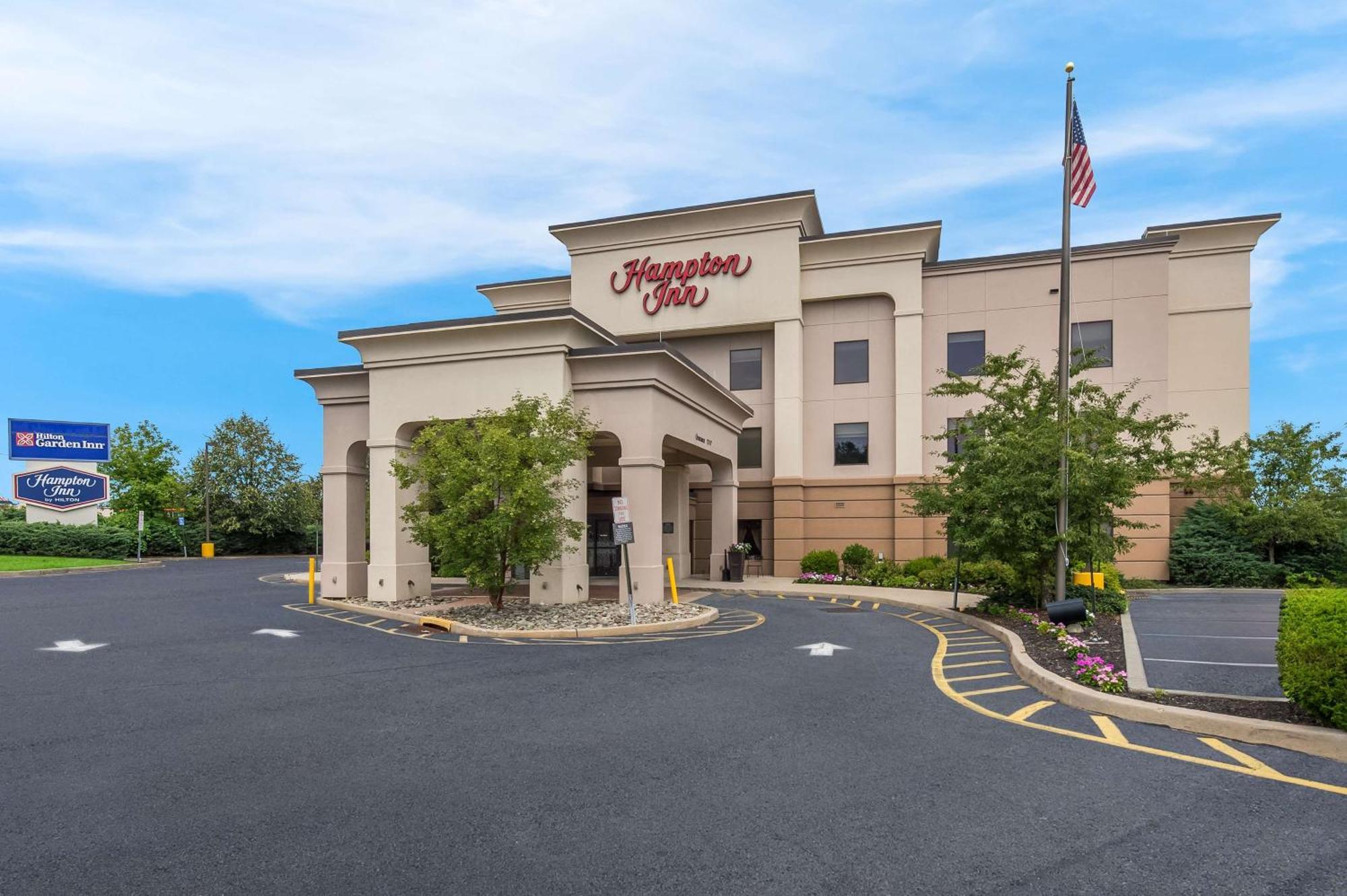 Hampton Inn Nanuet Exterior photo
